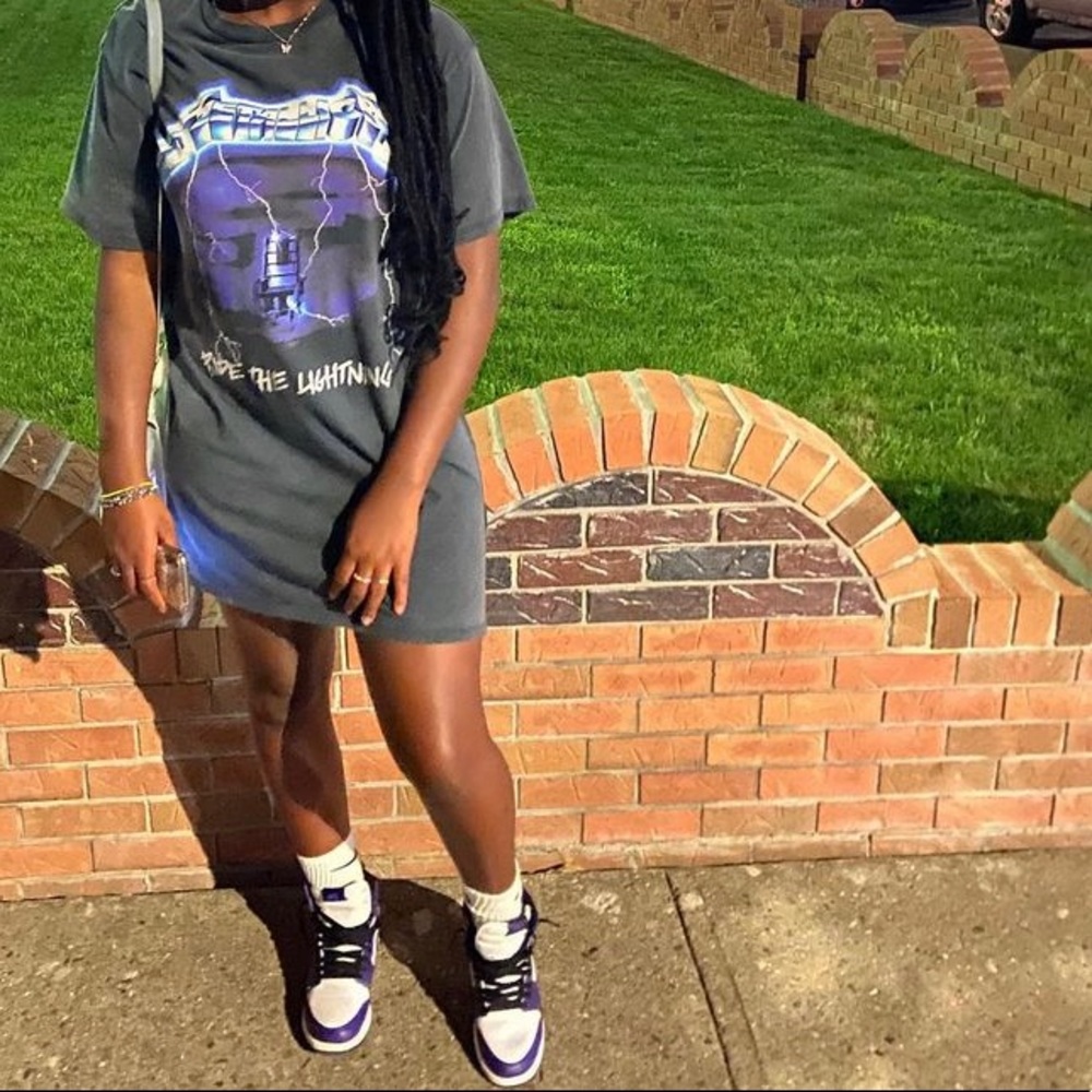 PURPLE JORDAN 1s 
BARELY WORN , CLEAN BOX !!